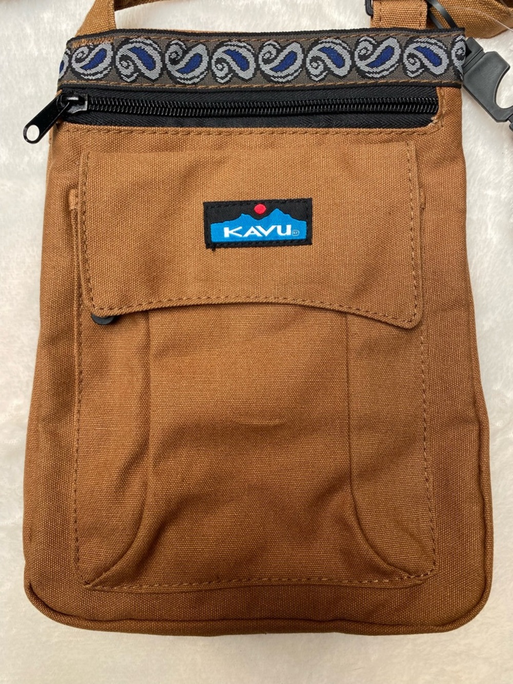 Kavu Keeper Crossbody in Caramel - Picture 3 of 7